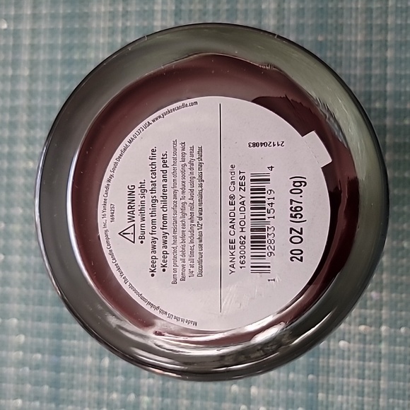 Yankee Candle Holiday Zest two wick 20oz, New - Picture 4 of 4